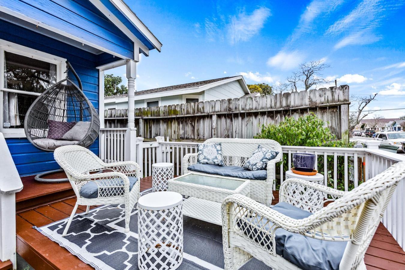 The Blue Oasis With Handicap Ramp Access Dog Friendly & Cowboy Pool غالفيستون، تكساس المظهر الخارجي الصورة
